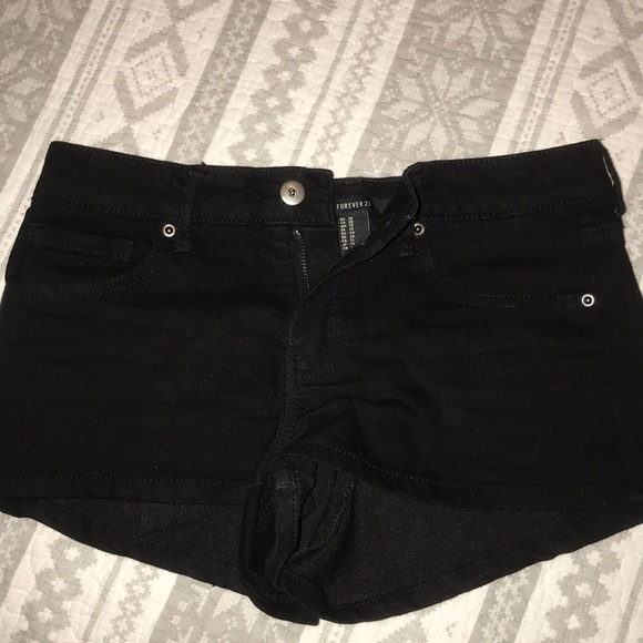 Black shorts - Picture 4 of 4